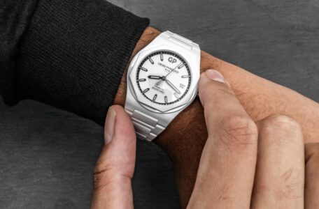 Girard-Perregaux & Bamford Debut Laureato ‘Ghost’ Limited fake Watches Edition In All-White Ceramic